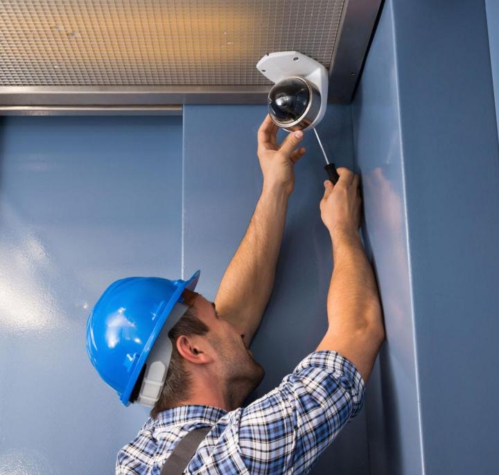 Surveillez votre propriété en temps réel avec nos caméras HD.